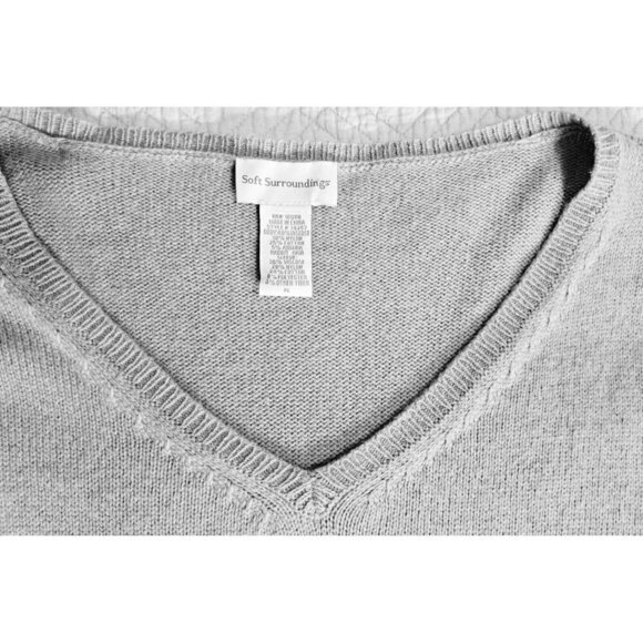 Soft Surroundings Women's PL Gray Angora Blend V-Neck 3/4 Sleeve Sweater - Picture 4 of 6